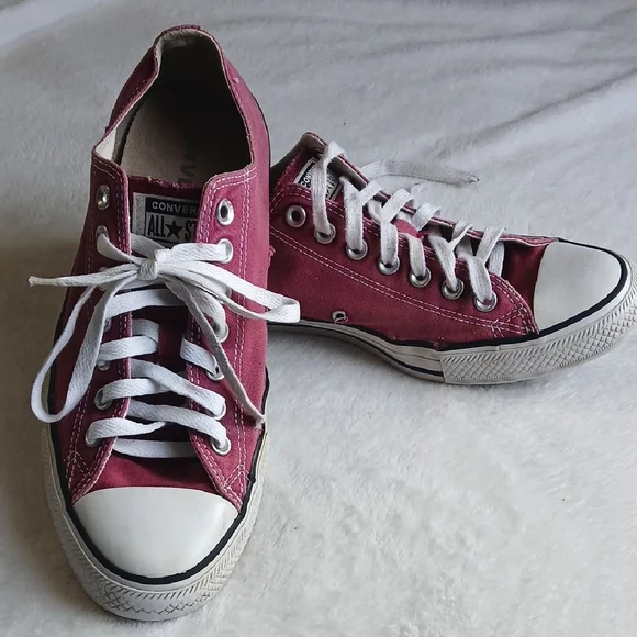 Converse Burgundy Low-Top Sneakers - Picture 1 of 9